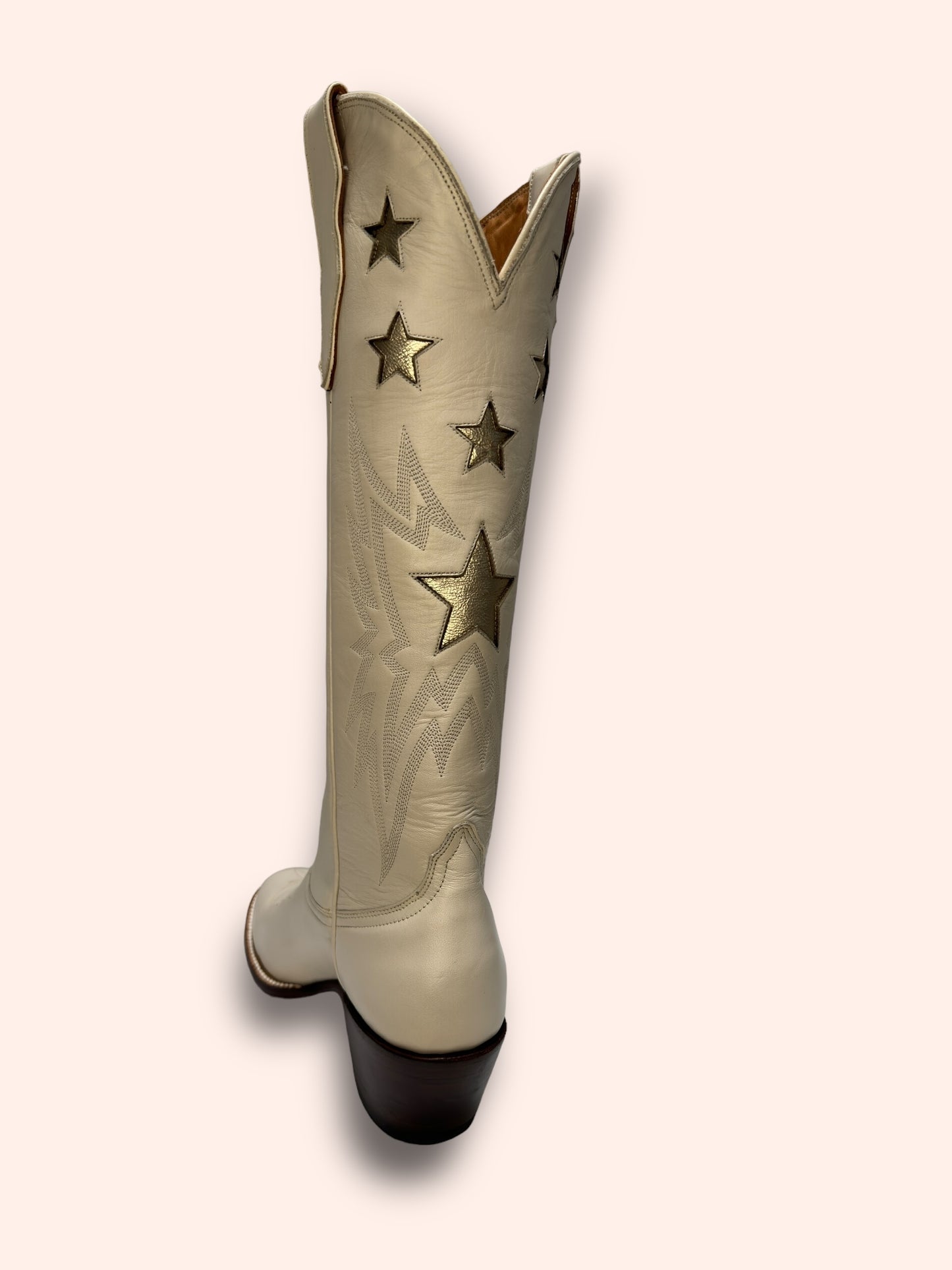 The Tulaestelar Boot