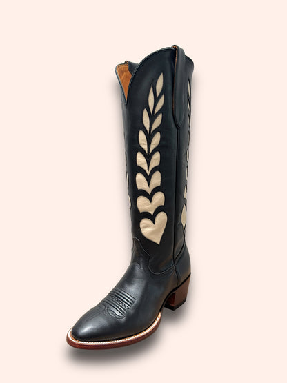 The Tulaluna Boot